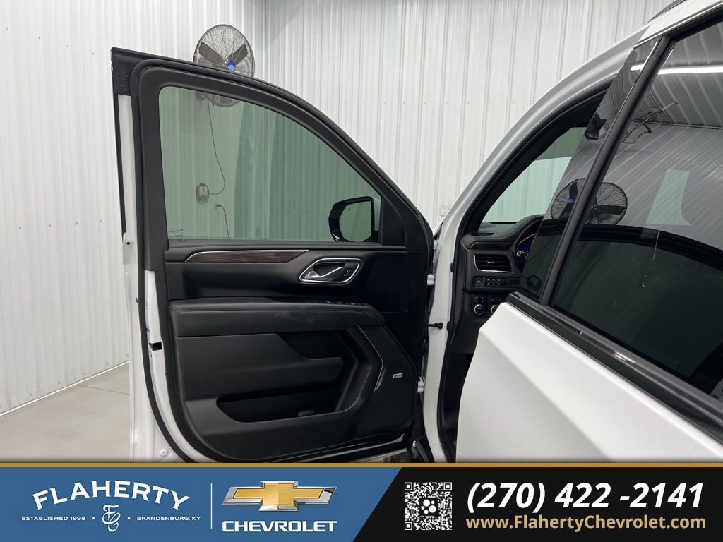 Used 2023 Chevrolet Tahoe Z71 w/ Luxury Package AWD/4WD image 8