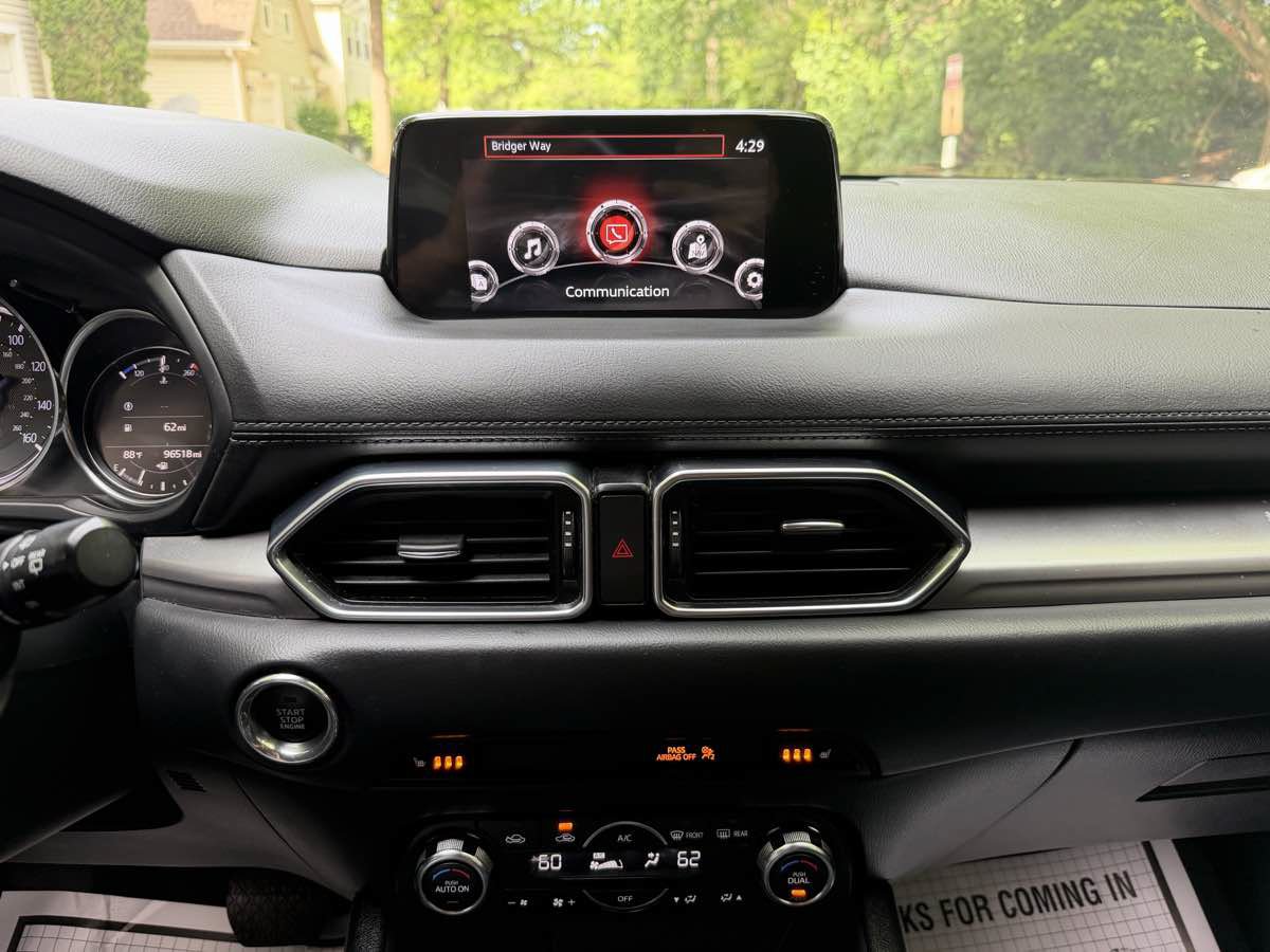 Used 2018 MAZDA CX-5 Touring w/ Preferred Equipment Package AWD/4WD image 17