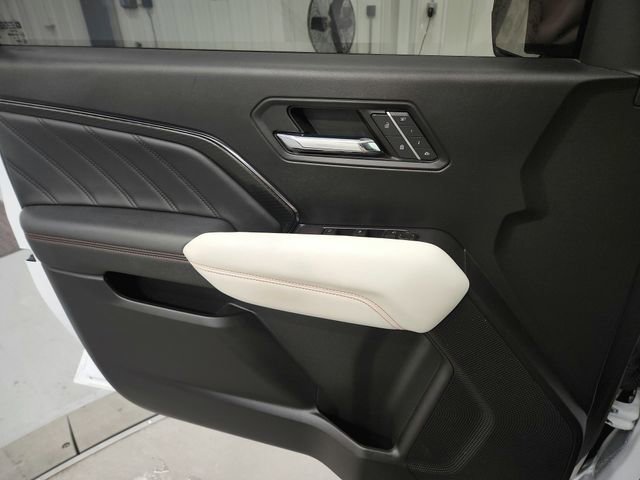 Used 2024 GMC Canyon AT4X image 35