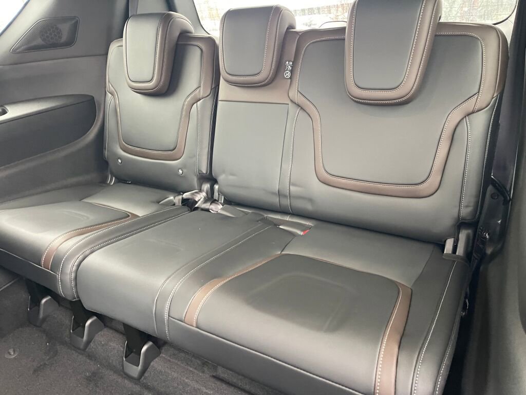 New 2026 Nissan Armada SL w/ Captain's Chari Seat Package image 14