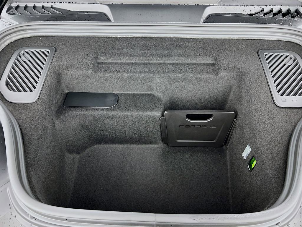 New 2026 Porsche Macan Turbo Electric image 32