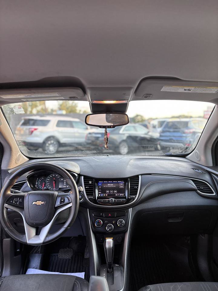 Used 2020 Chevrolet Trax LT AWD/4WD image 9