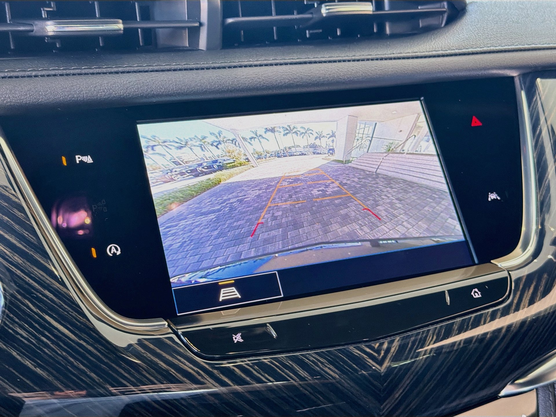 Certified 2024 Cadillac XT6 Premium Luxury FWD image 34