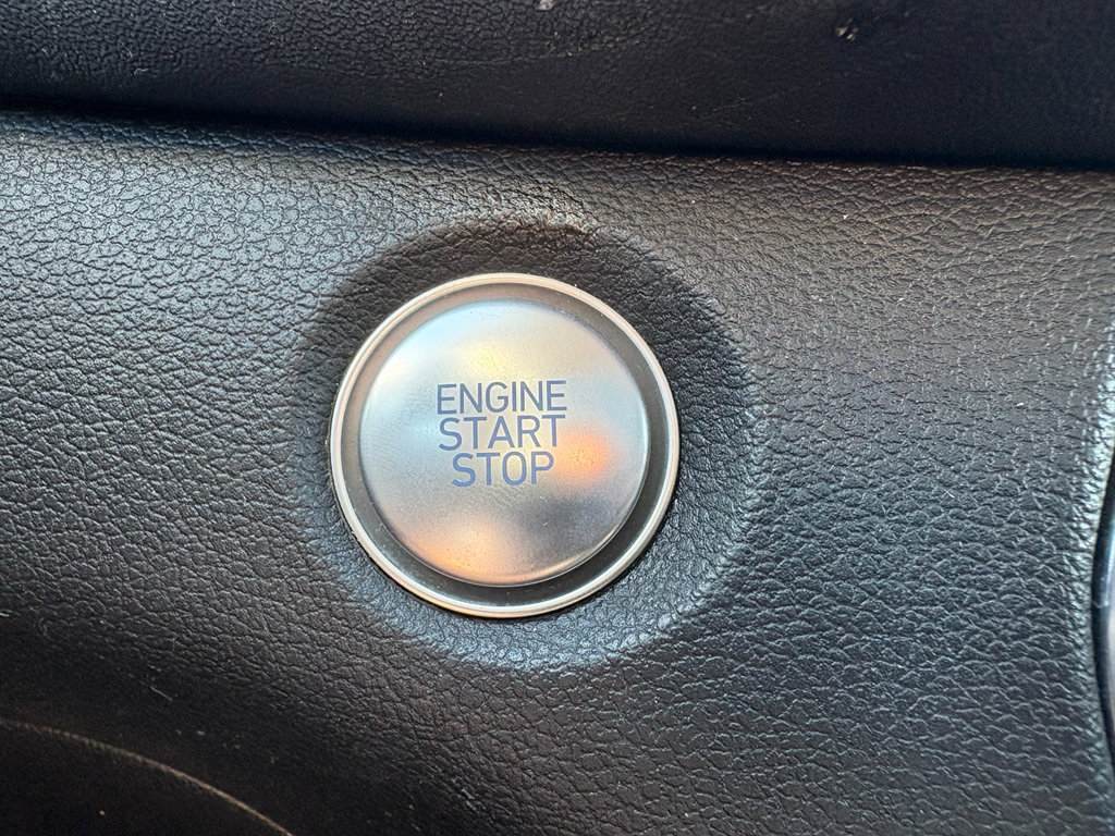 Used 2020 Hyundai Santa Fe SEL AWD/4WD image 32