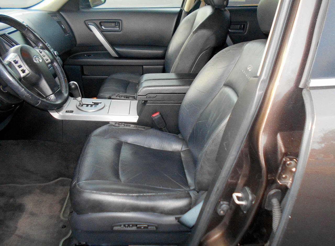 Used 2004 INFINITI FX45 AWD w/ Technology Pkg image 9