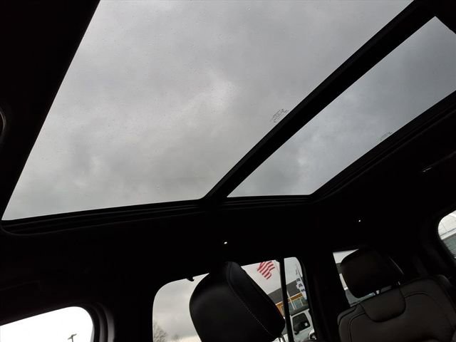 Used 2024 Jeep Grand Cherokee L Limited w/ Luxury Tech Group II image 23