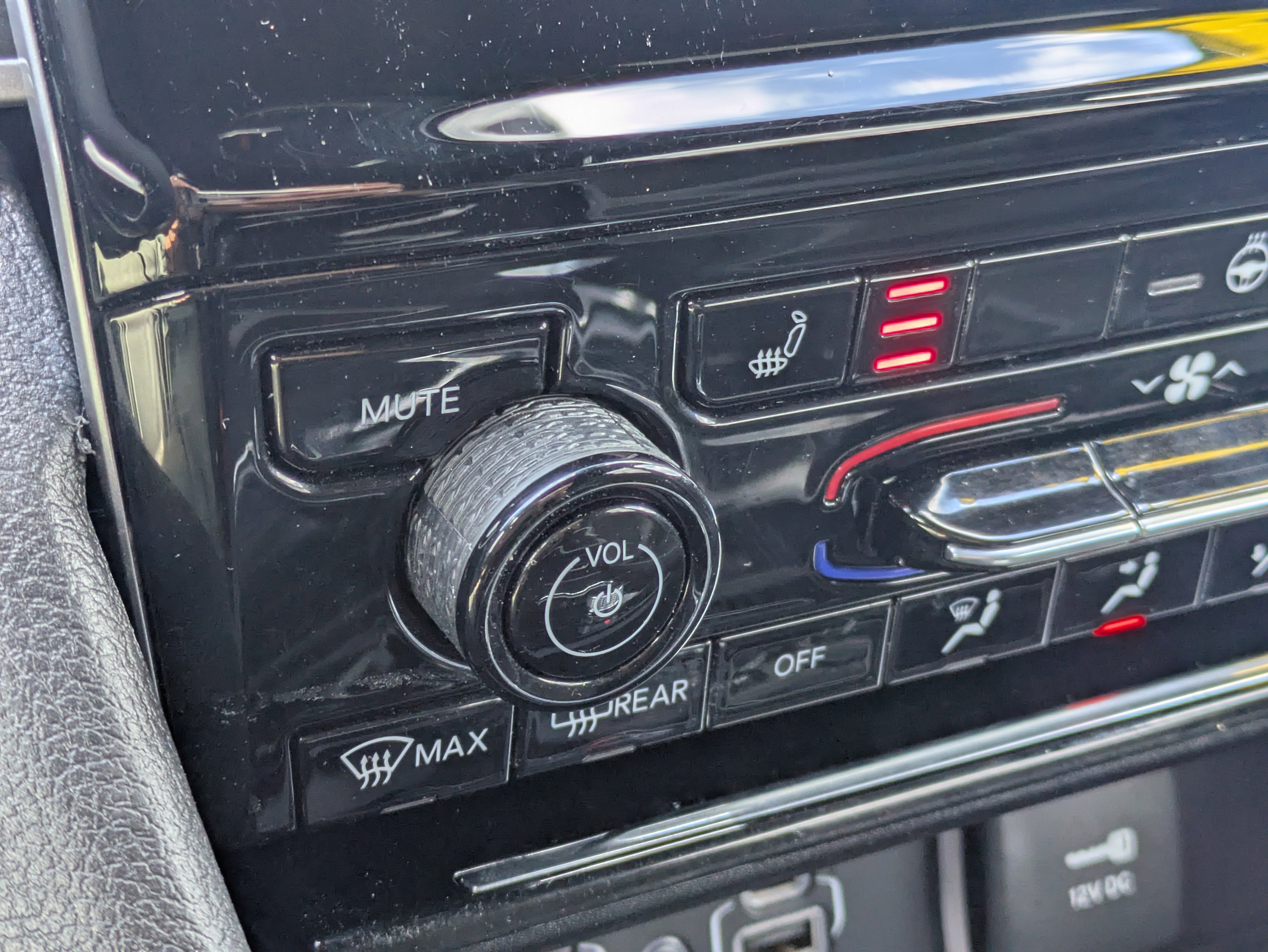 Used 2025 Jeep Grand Cherokee L Altitude AWD/4WD image 36