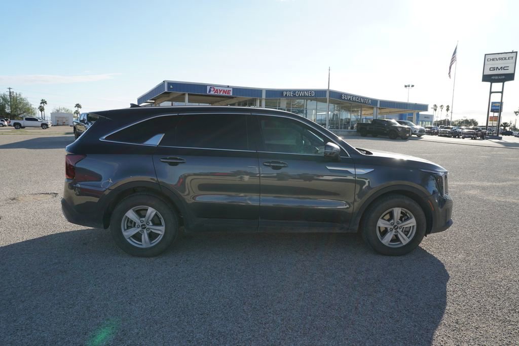 Used 2024 Kia Sorento LX image 4