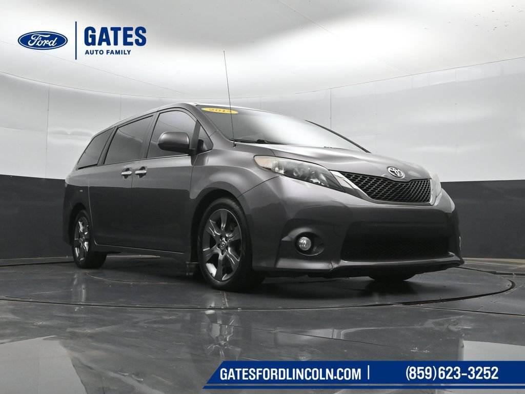 Used 2014 Toyota Sienna SE FWD image 38