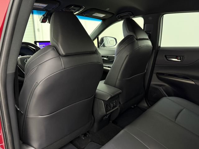 Used 2024 Toyota Venza XLE image 31
