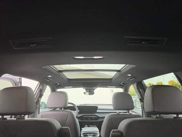 Used 2025 Buick Enclave Avenir w/ Super Cruise Package AWD/4WD image 20