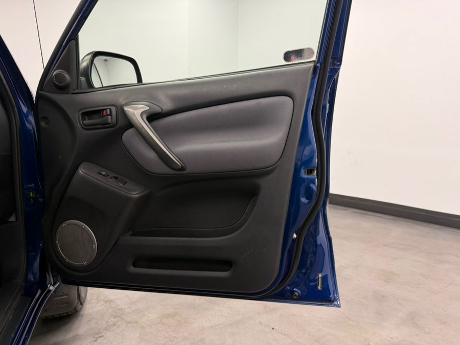Used 2005 Toyota RAV4 2WD image 32