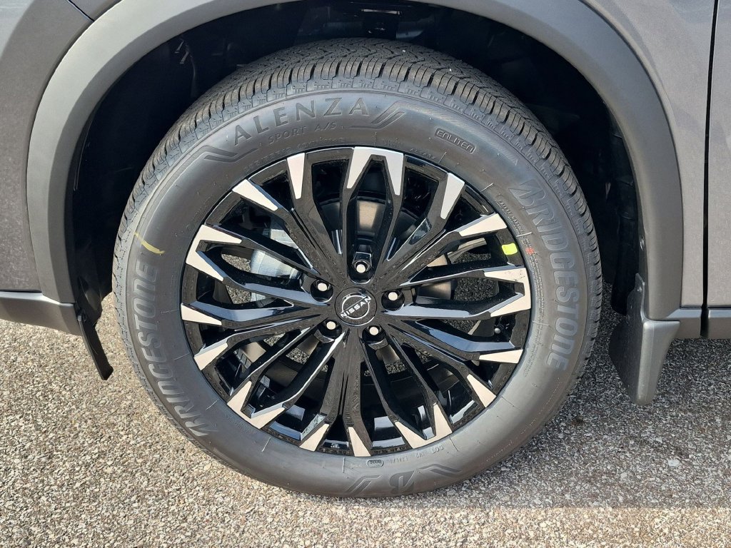 New 2026 Nissan Rogue Dark Armor AWD/4WD image 13