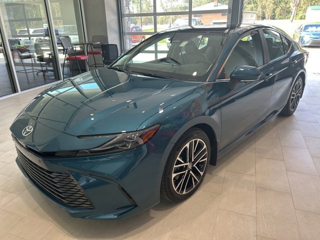 New 2025 Toyota Camry XLE w/ Premium Plus Package