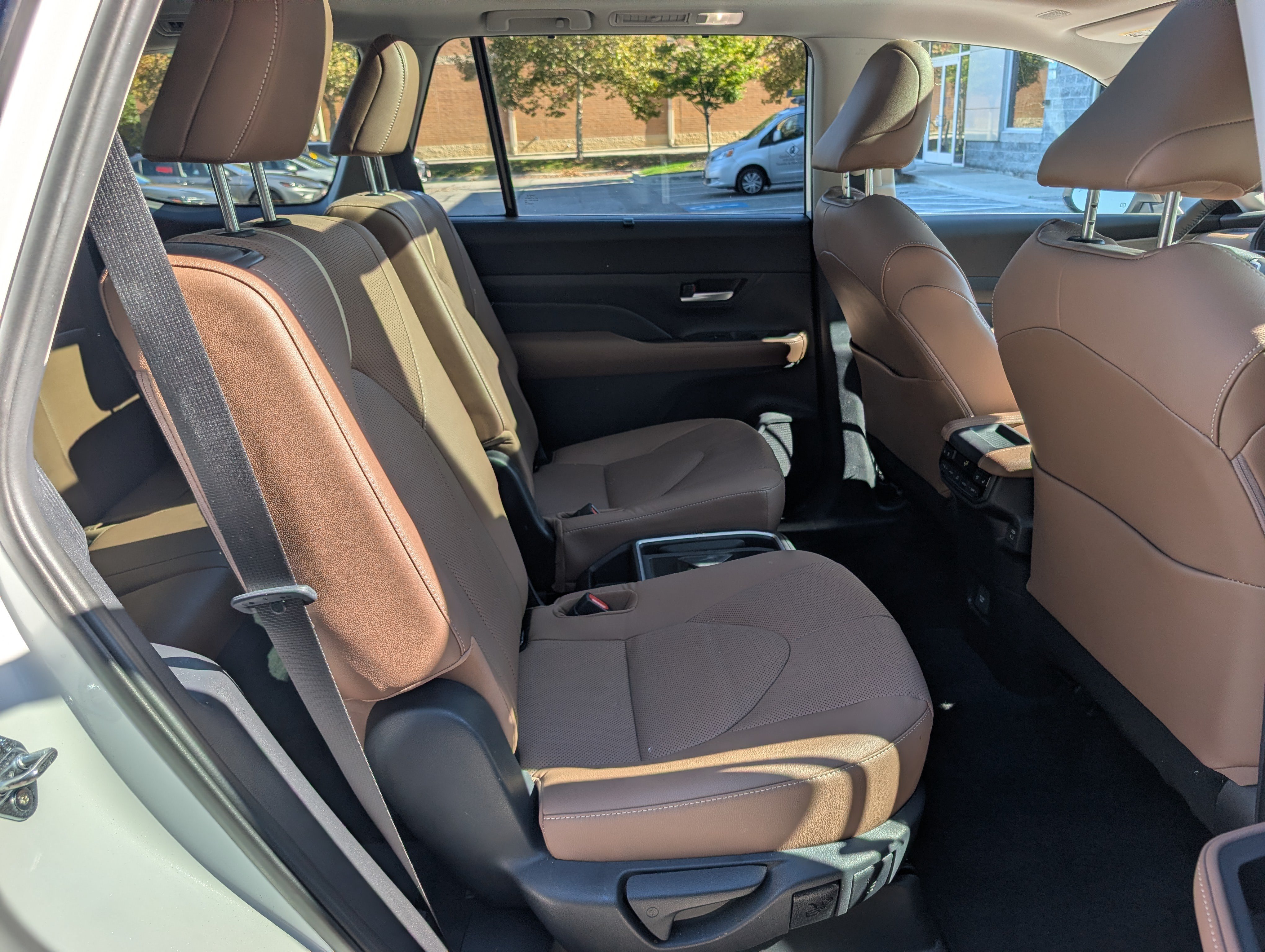 Used 2026 Toyota Grand Highlander AWD image 12