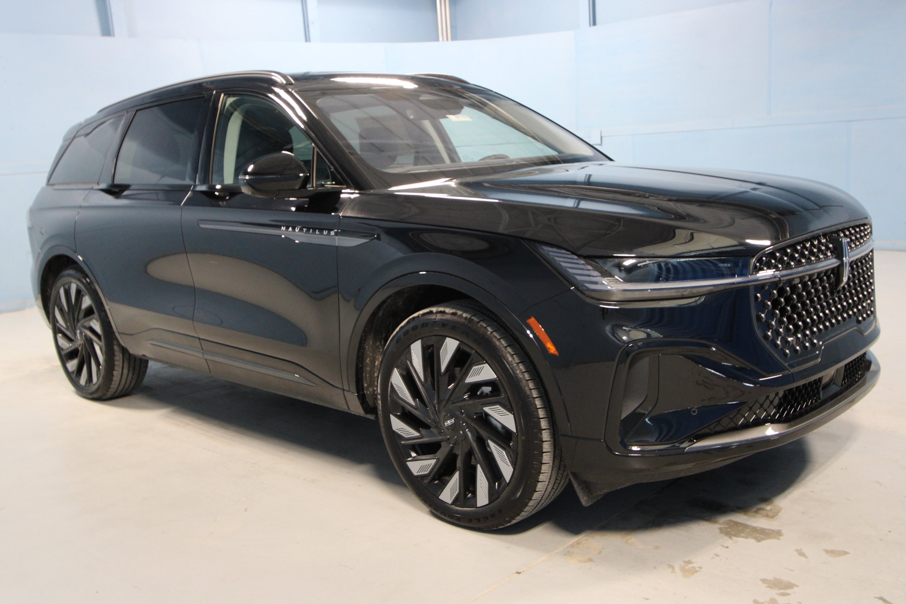 New 2026 Lincoln Nautilus Reserve w/ Jet Appearance Package
