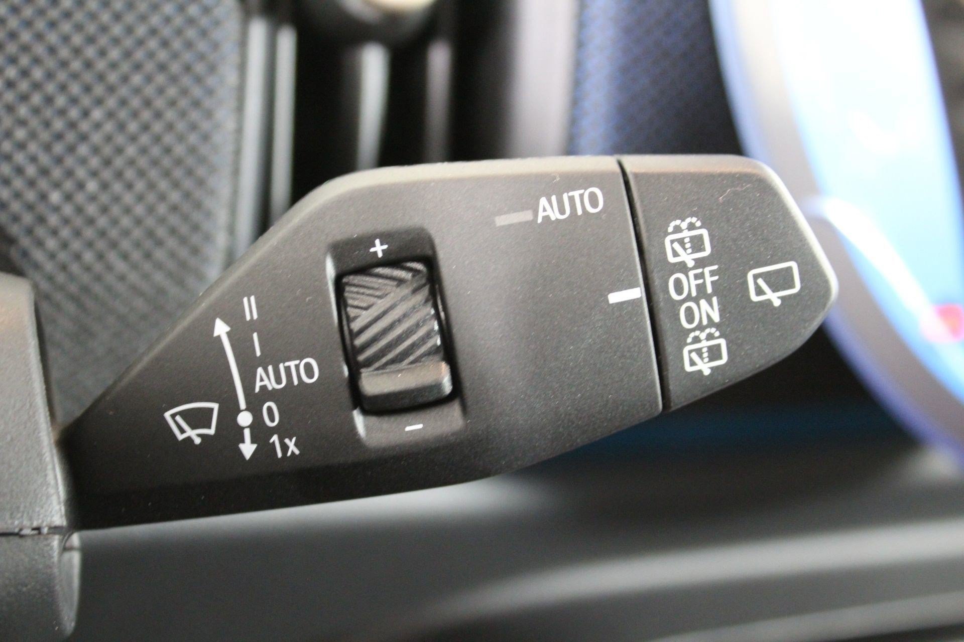Used 2026 MINI Cooper 4-Door Hardtop FWD image 28