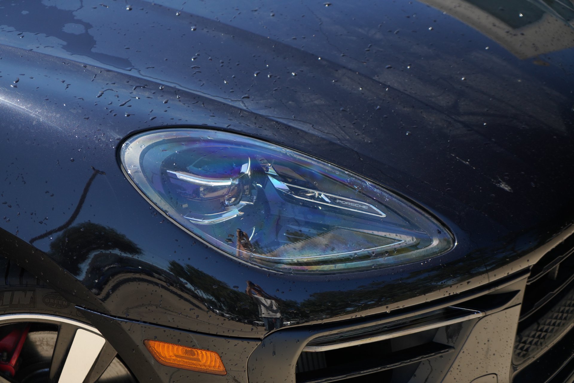 Used 2024 Porsche Macan S AWD/4WD image 2