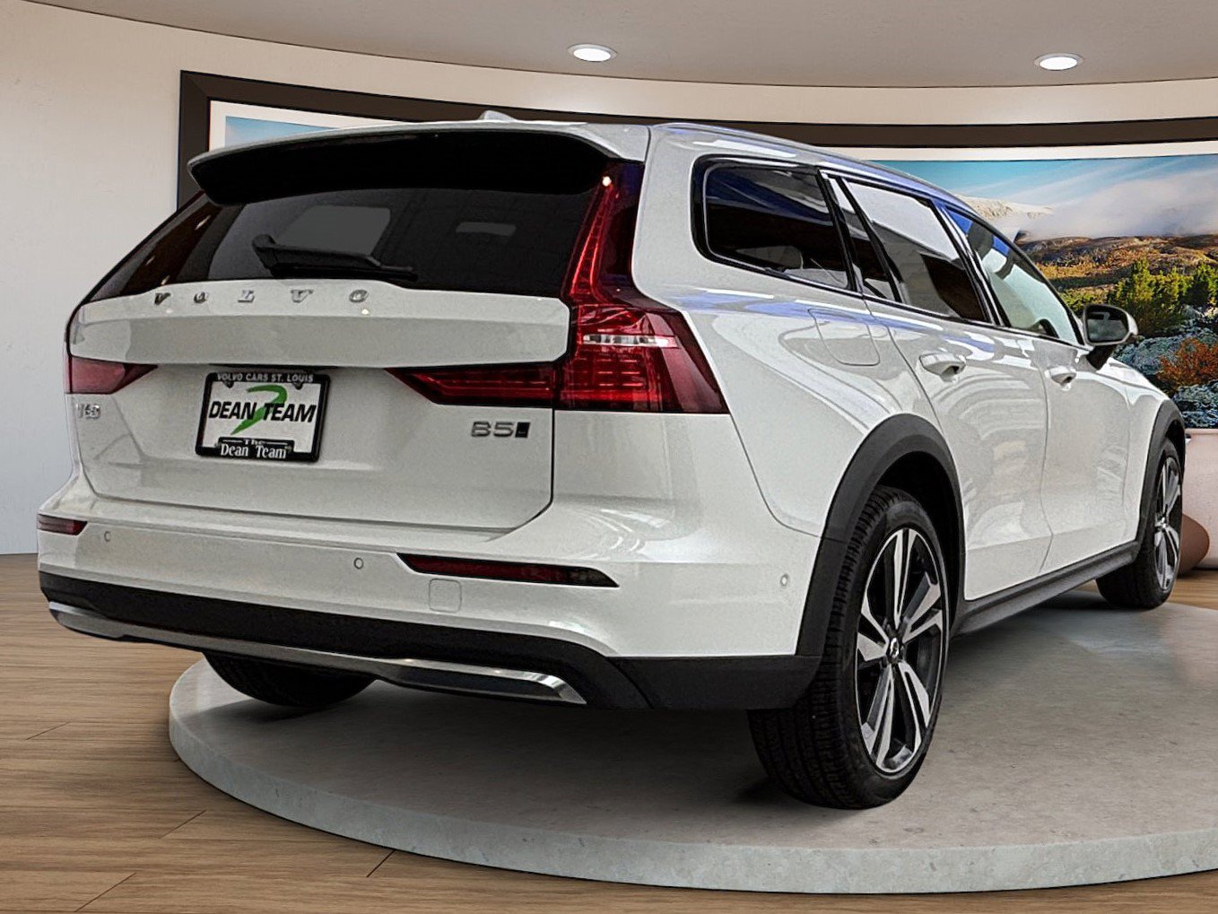 New 2026 Volvo V60 B5 Cross Country Plus w/ Climate Package AWD/4WD image 6