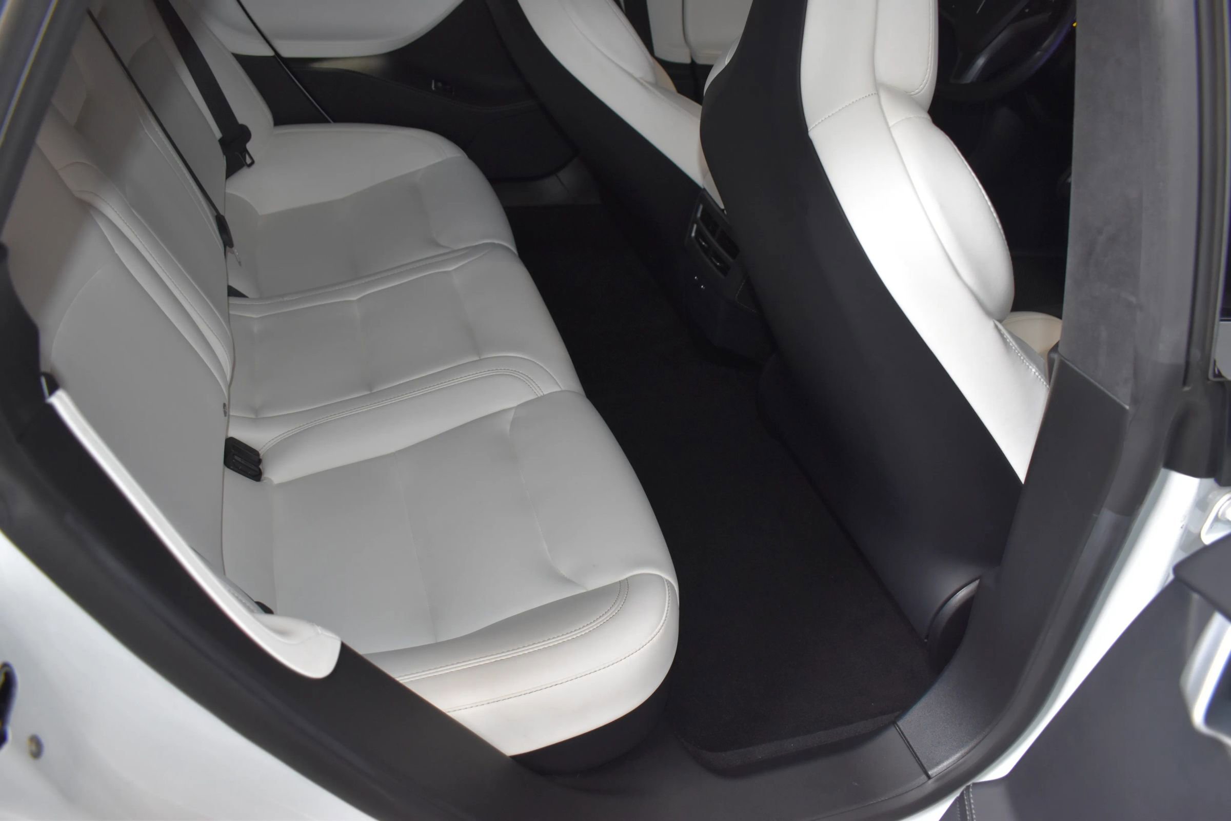 Used 2019 Tesla Model S 100D AWD/4WD image 17