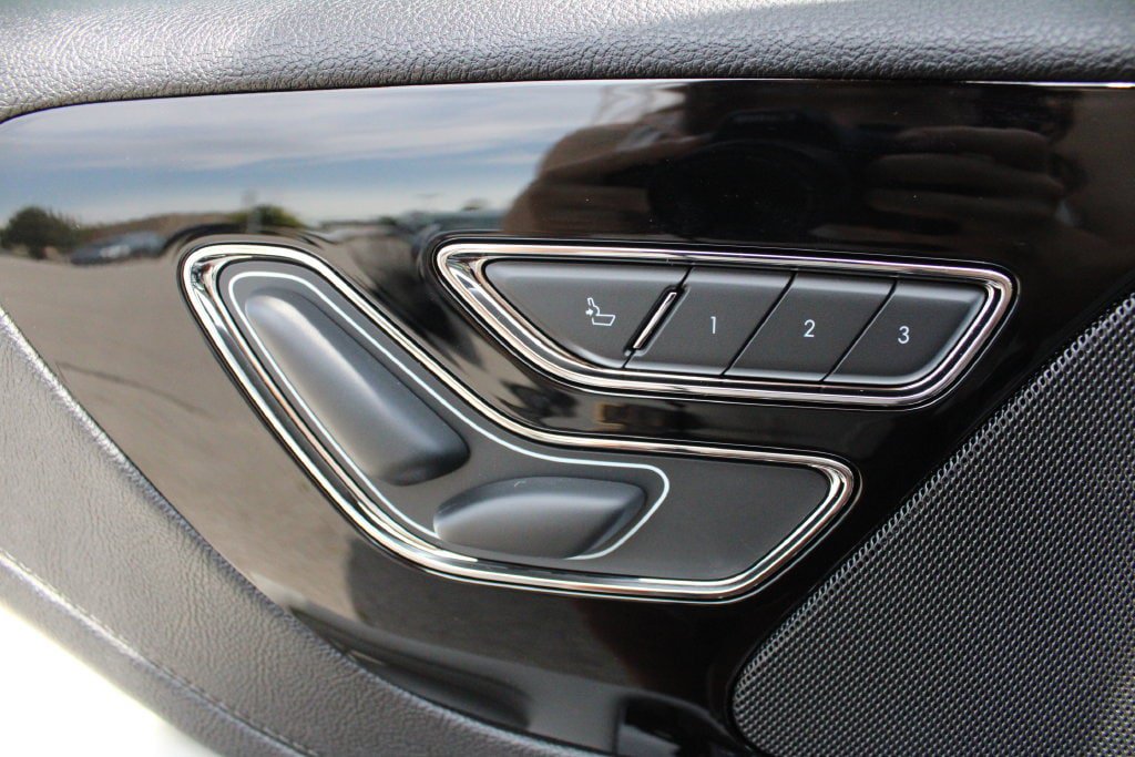 New 2026 Lincoln Aviator AWD image 3