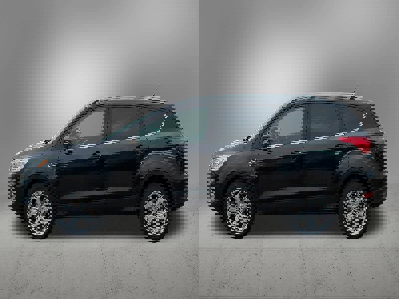 Used 2019 Ford Escape Titanium image 3