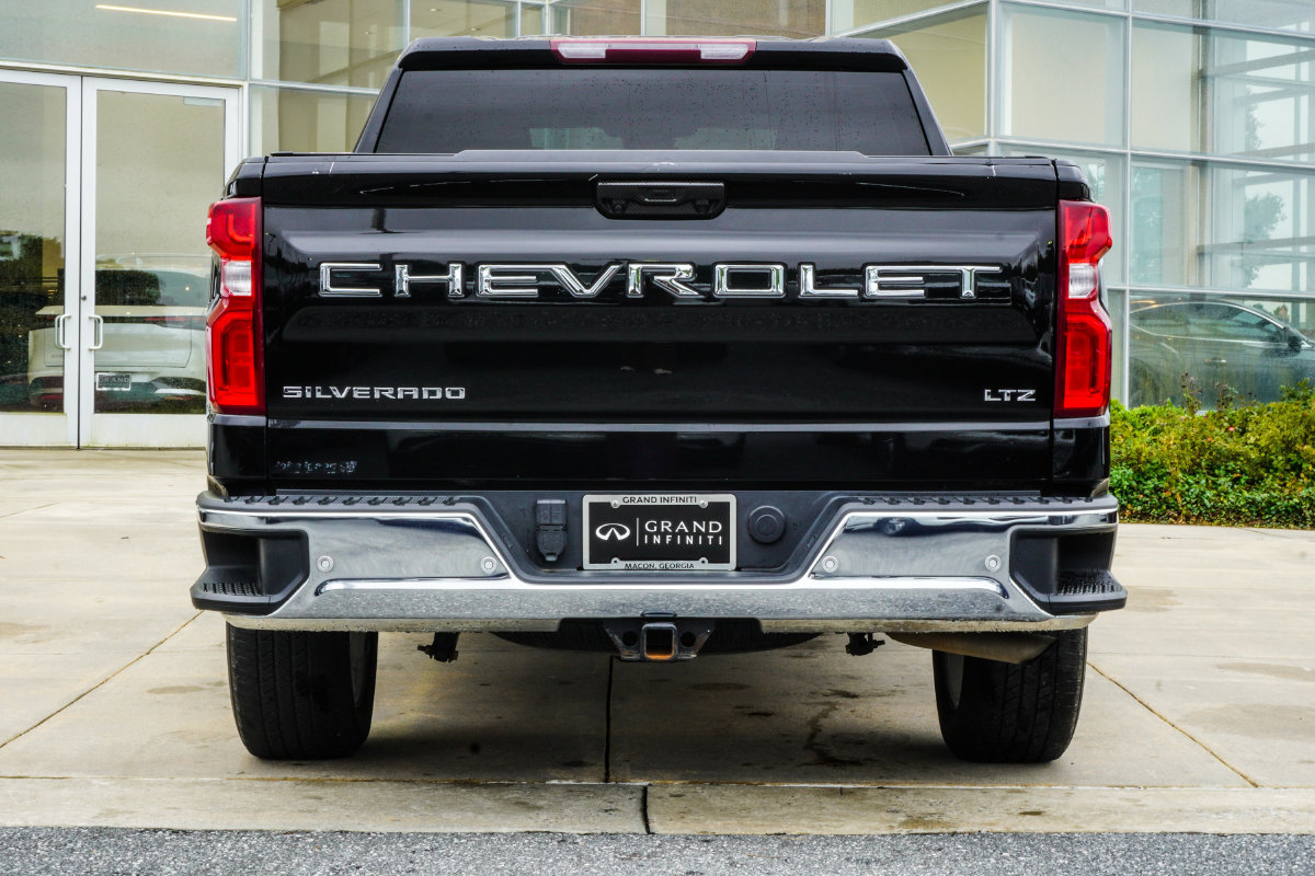 Used 2023 Chevrolet Silverado 1500 LTZ AWD/4WD image 12
