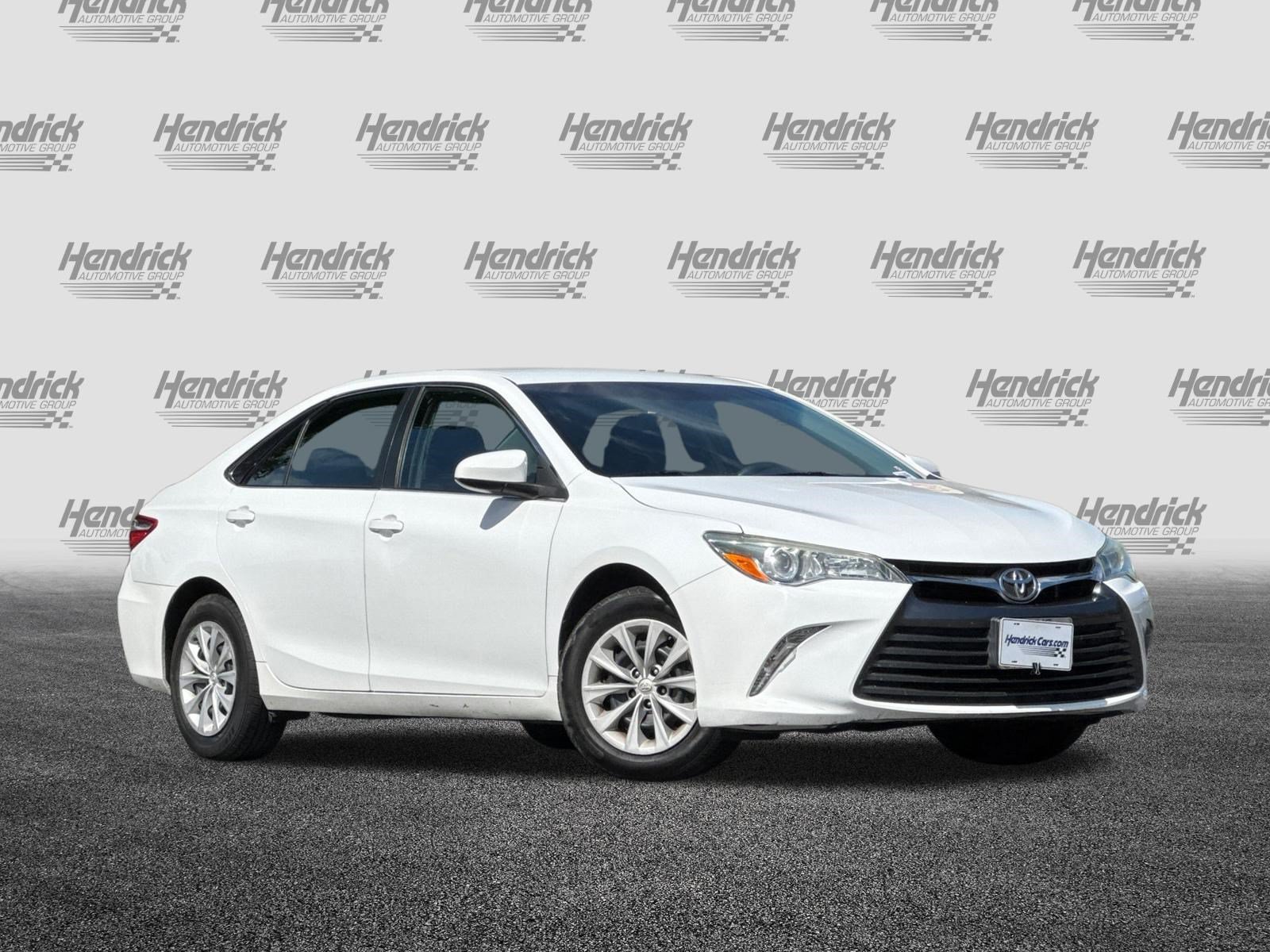 Used 2016 Toyota Camry LE FWD image 2