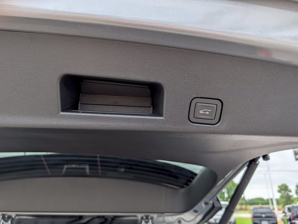 New 2026 GMC Acadia Denali Ultimate w/ LPO, Floor Liner Package AWD/4WD image 31