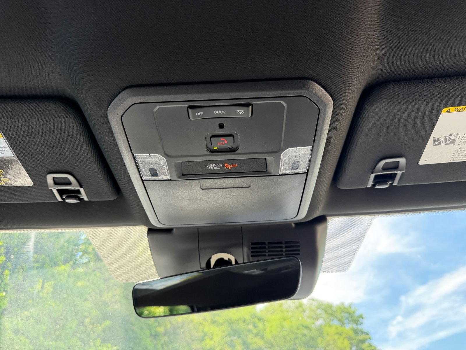 Used 2025 Toyota Tacoma TRD Sport AWD/4WD image 31