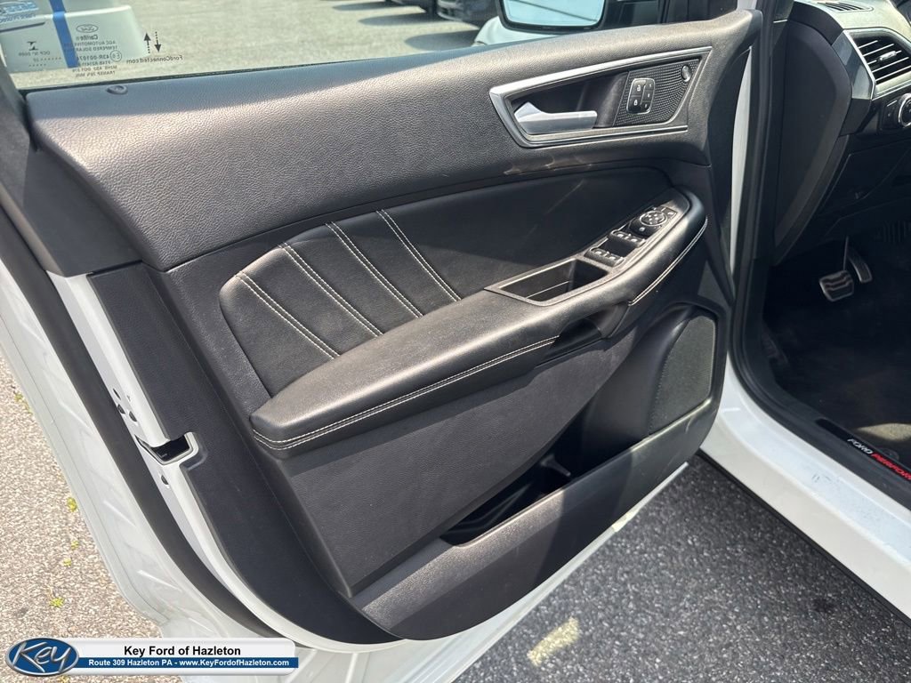 Used 2022 Ford Edge ST w/ Equipment Group 401A AWD/4WD image 15