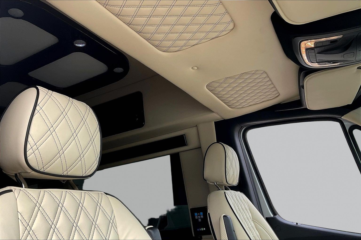 Used 2022 Mercedes-Benz Sprinter 2500 image 25
