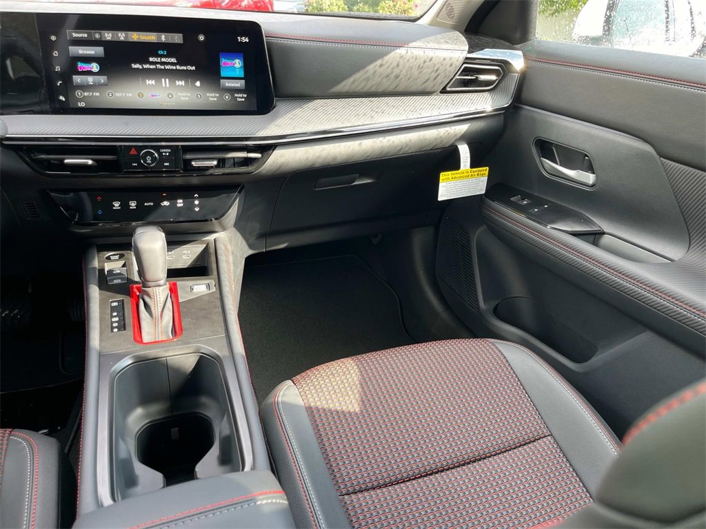 New 2025 Nissan Kicks SR image 14