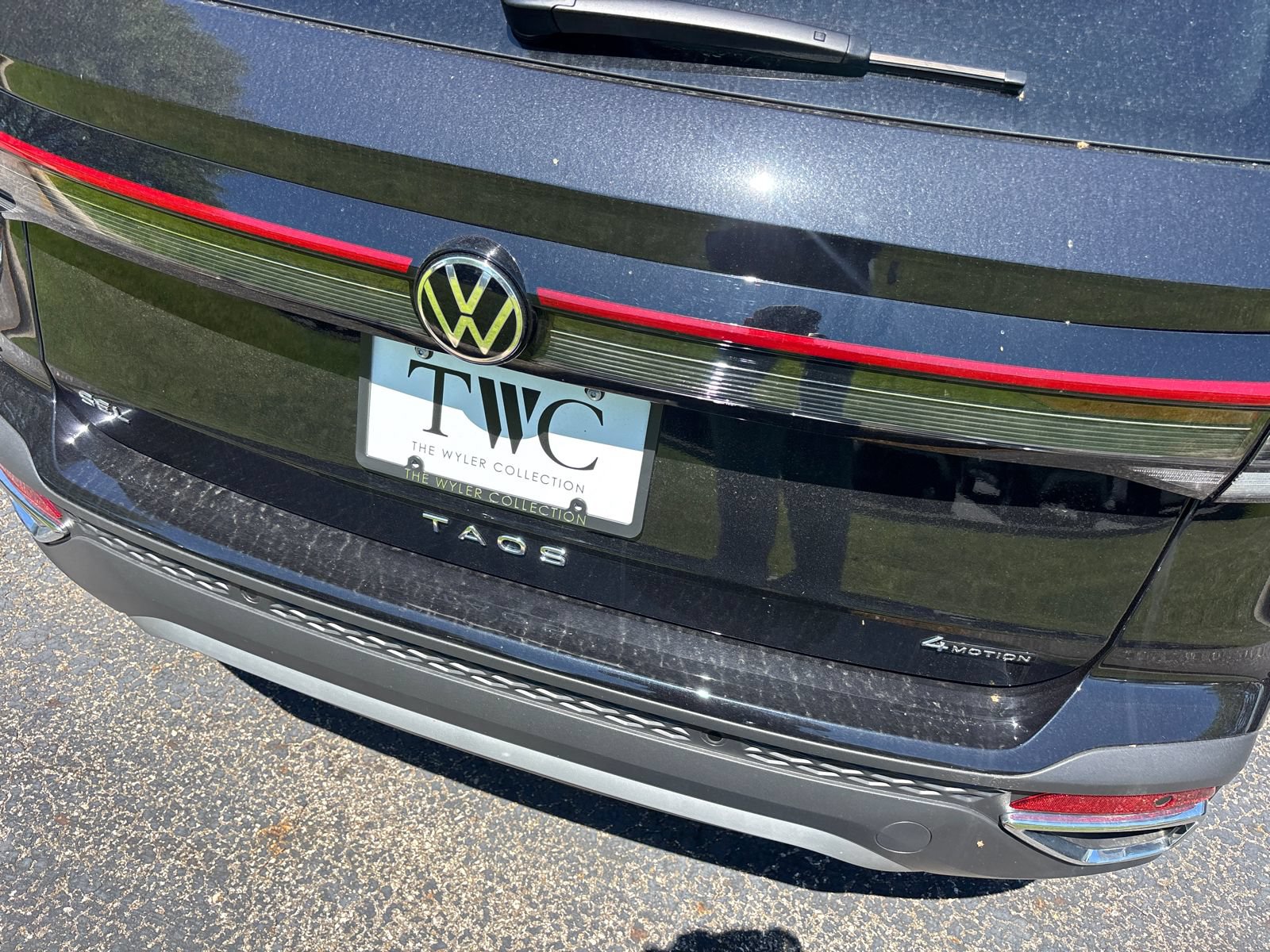 New 2026 Volkswagen Taos SEL AWD/4WD image 9