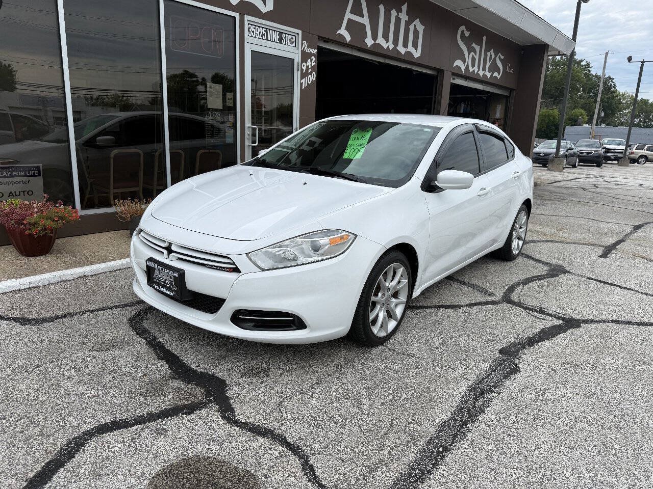 Used 2013 Dodge Dart SXT FWD image 2