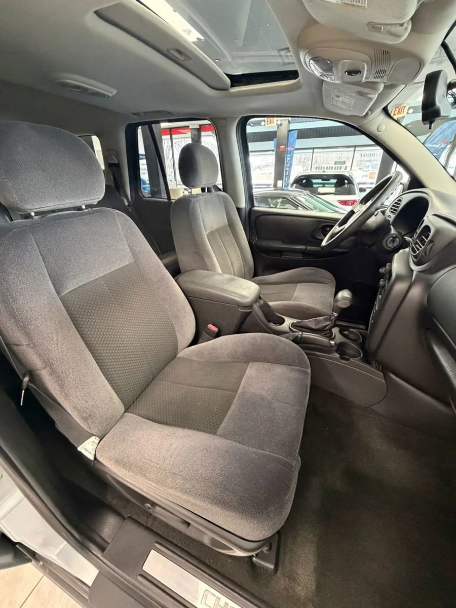 Used 2008 Chevrolet TrailBlazer LT w/ Sun And Sound Package image 16