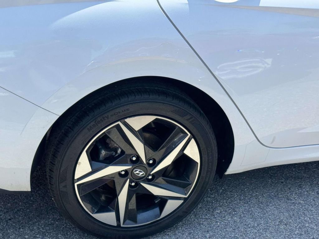 Certified 2023 Hyundai Elantra SEL w/ Convenience Package FWD image 8