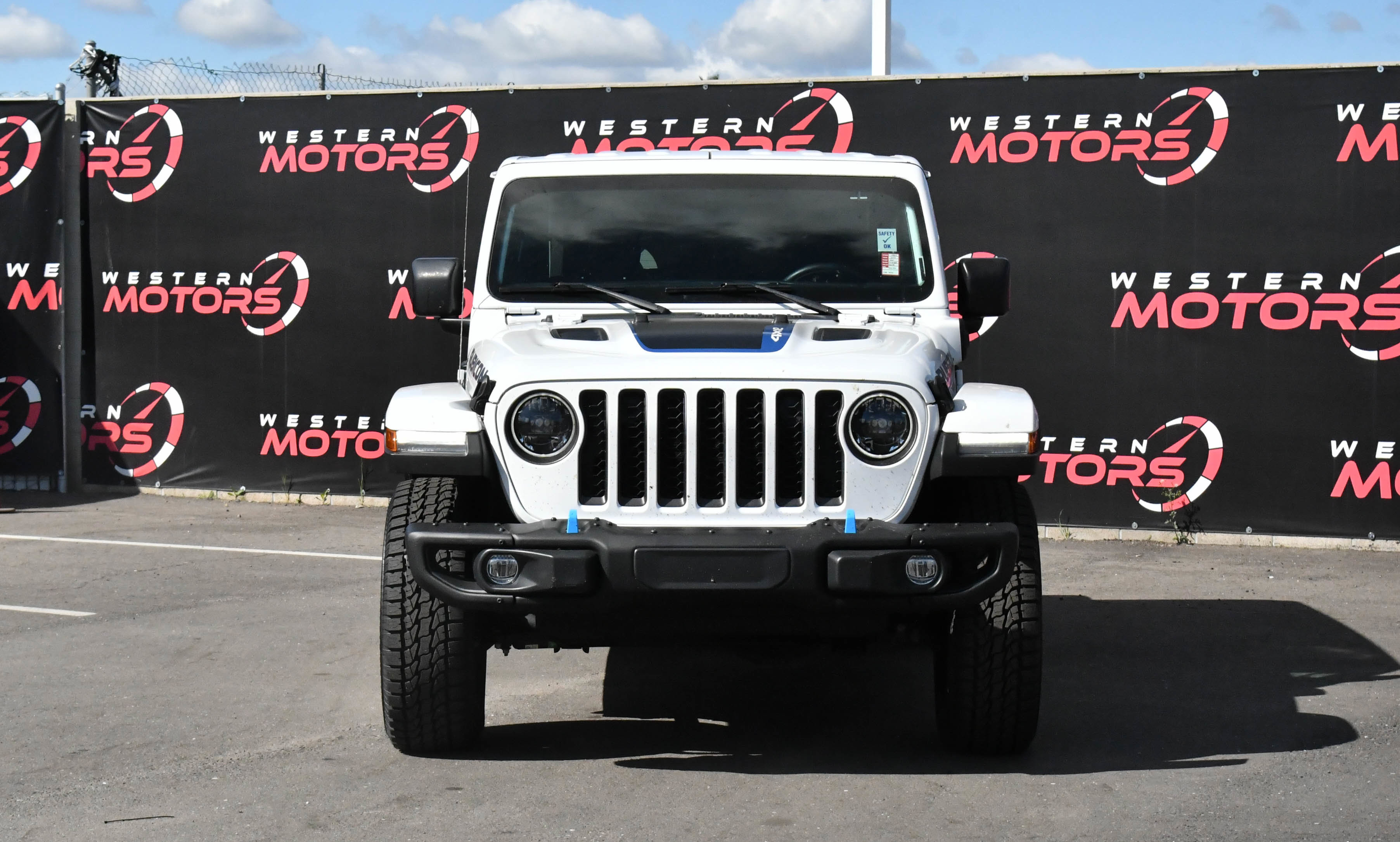 Used 2023 Jeep Wrangler Unlimited Rubicon 4xe w/ Steel Bumper Group image 2