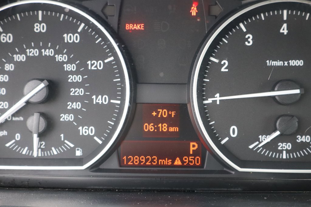 Used 2012 BMW 135i Convertible image 28