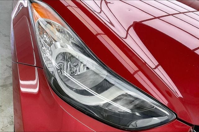 Used 2012 Hyundai Elantra GLS FWD image 25