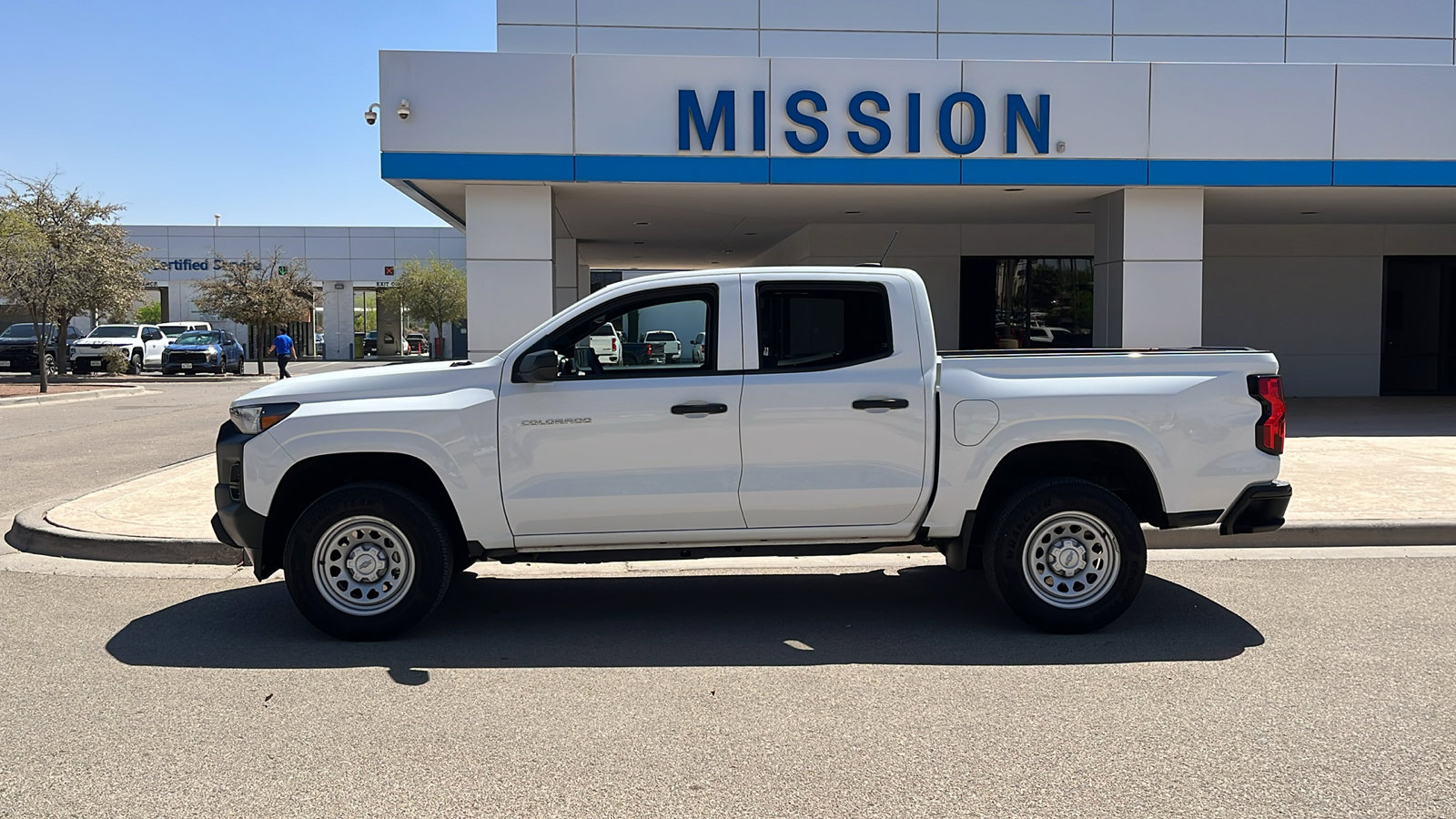 Used 2024 Chevrolet Colorado W/T RWD image 4