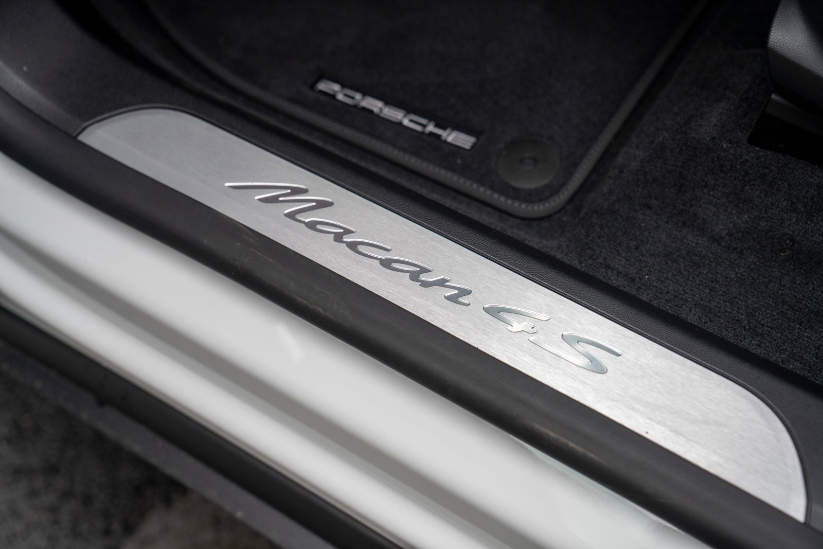 New 2026 Porsche Macan 4S Electric AWD/4WD image 12