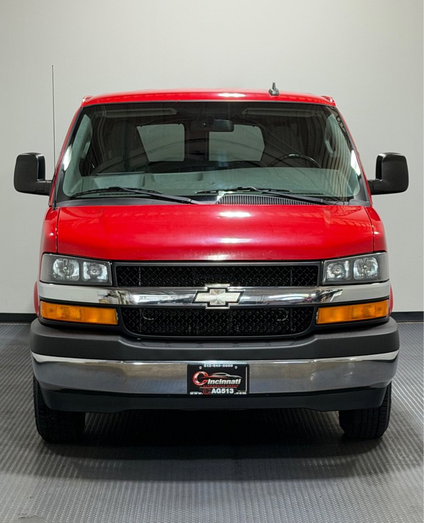 Used 2017 Chevrolet Express 3500 LT w/ LT Preferred Equipment Group RWD image 3