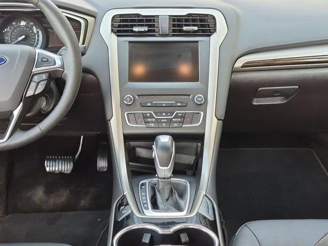 Used 2016 Ford Fusion SE w/ Equipment Group 202A FWD image 15