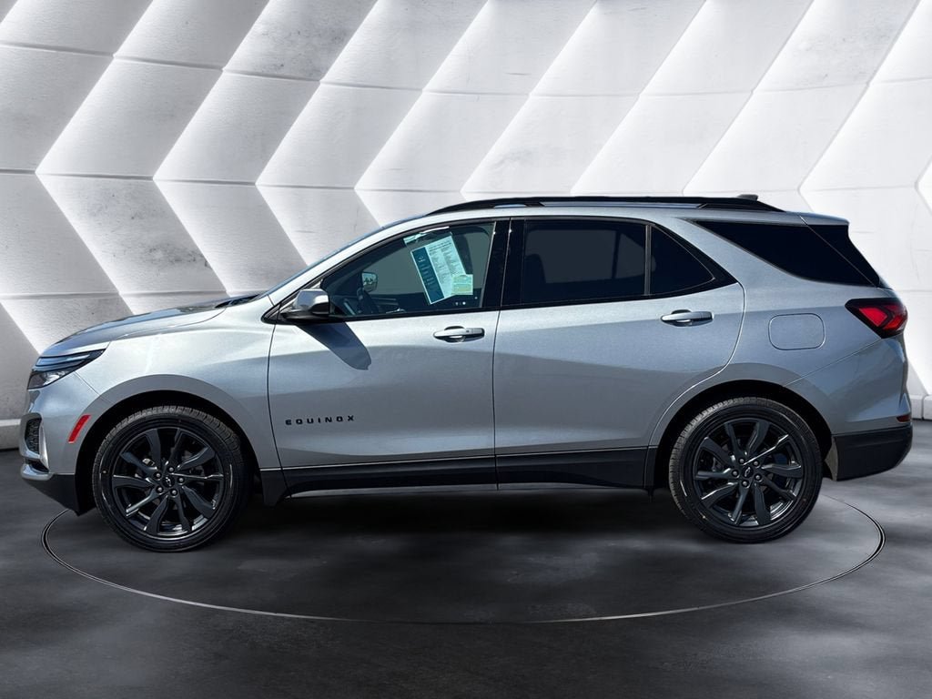 Certified 2023 Chevrolet Equinox RS FWD image 2