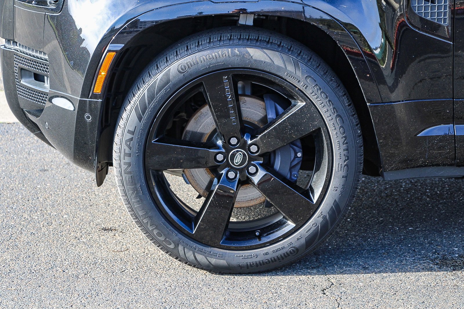 Used 2025 Land Rover Defender 130 X-Dynamic SE image 9