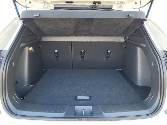 New 2026 Chevrolet Trax RS w/ Sunroof Package image 25