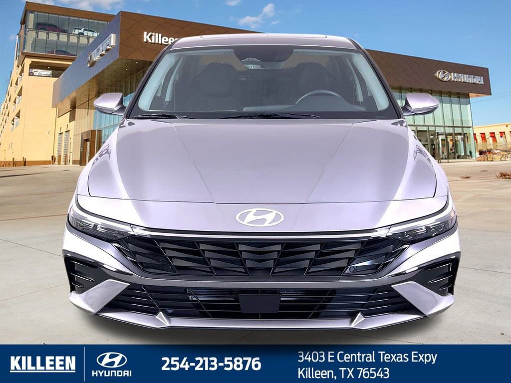 Used 2025 Hyundai Elantra Limited image 2