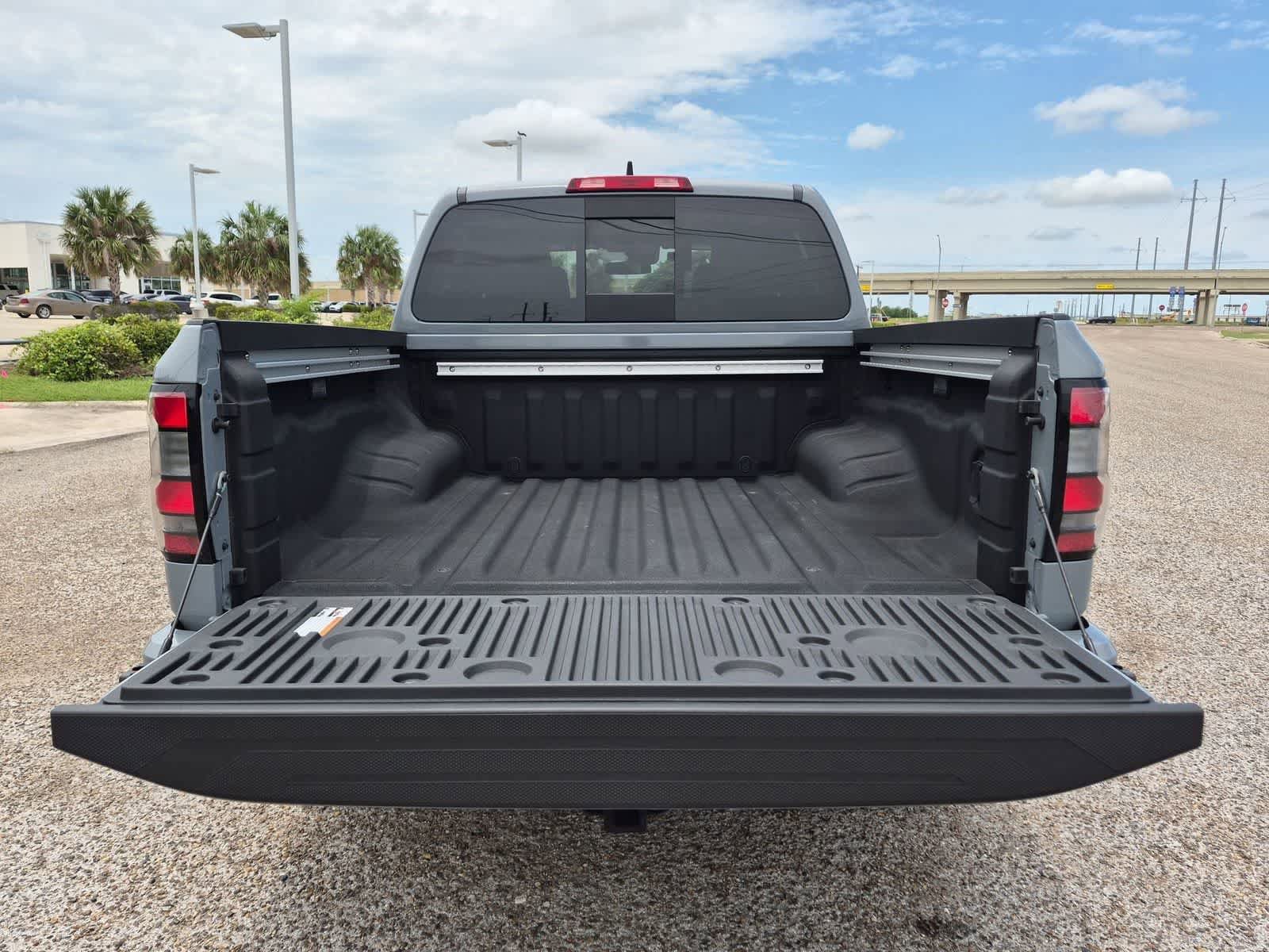 Used 2025 Nissan Frontier PRO-4X w/ Pro Convenience Package AWD/4WD image 24