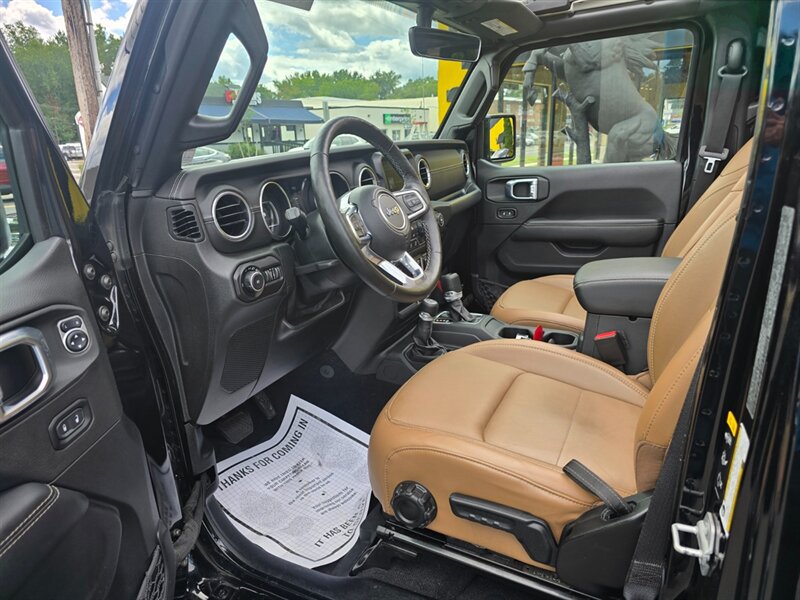 Used 2021 Jeep Wrangler Unlimited Sahara AWD/4WD image 12